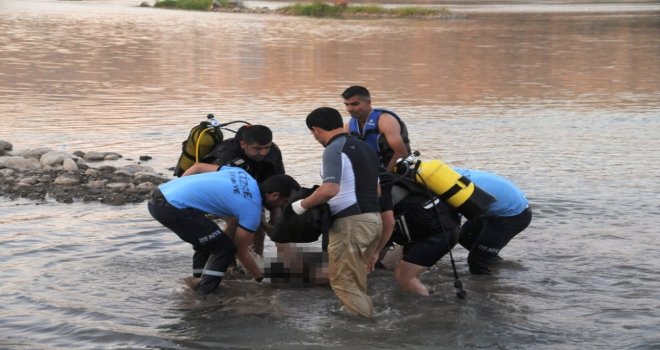 Dicle Nehrinde Kaybolan Suriyeli Gencin Cansız Bedeni Bulundu