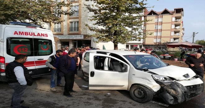 Fatsada Trafik Kazası: 2 Yaralı