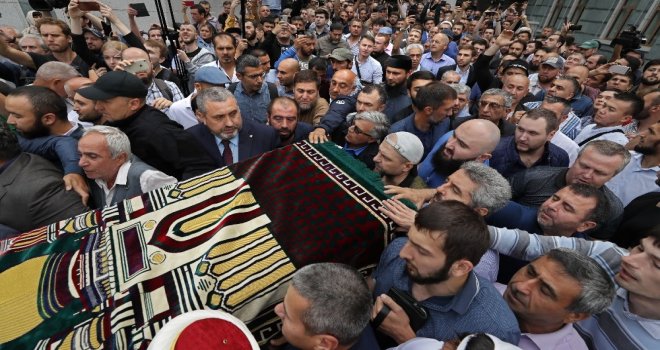 Orta Afrika Cumhuriyetinde Öldürülen Rus Gazeteciler Toprağa Verildi