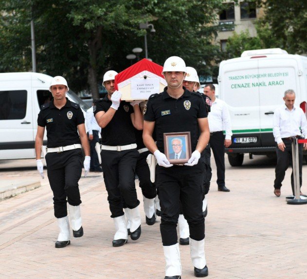 Trabzonlu Eski Vali Kaşif Tosuna Son Görev
