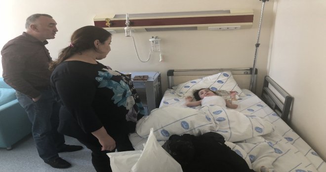 Kars Kafkas Üniversitesinde 4 Yaşındaki Rus Çocuğa Böbrek Taşı Ameliyatı