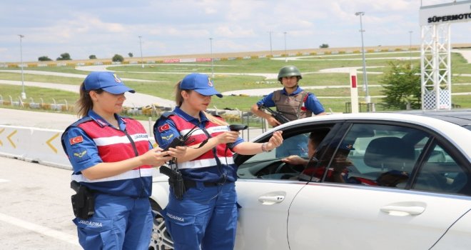 Uşak Jandarması “Barkod, Karekod Kimlik Sorgulama” Sistemini Kullanmaya Başladı