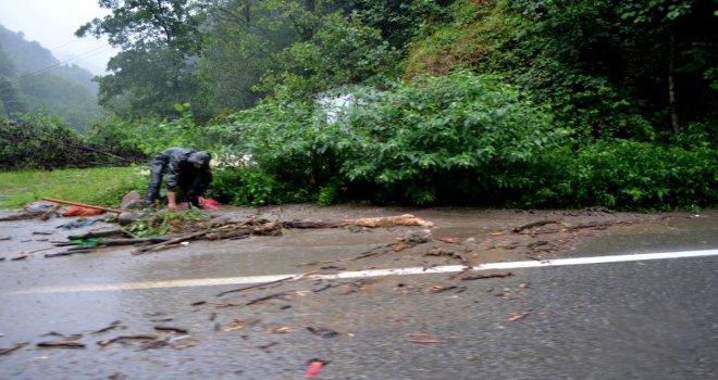 Belediye Anonslar Yaparak Uyarıyor; Sel Ve Taşkına Dikkat