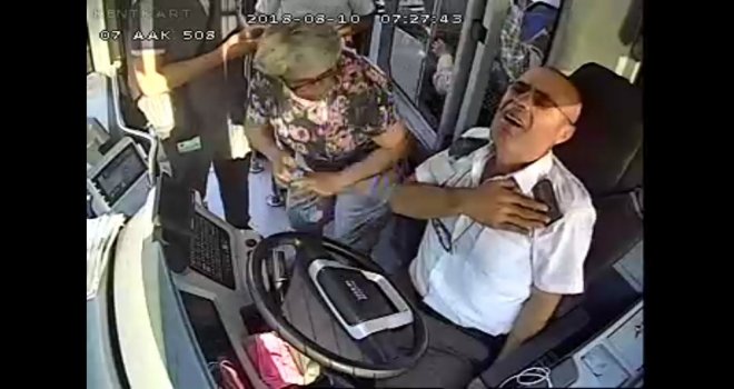 Benden Bu Kadar İyi Değilim Kimsenin Hayatını Riske Atamam Deyip Aracı Sağa Çekti