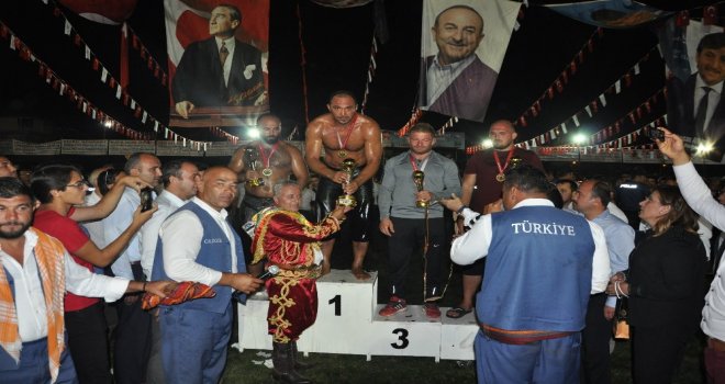 Altın Kirazın Başpehlivanı Ali Gürbüz Oldu