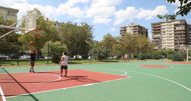 Bayraklıda Basketbol Sahaları Yenileniyor