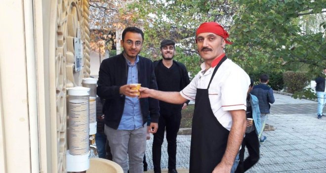 Çorba Çeşmesinden Öğrencilere Çorba İkramı