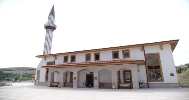 Pursaklardaki Şehitlik Camii İbadete Açıldı