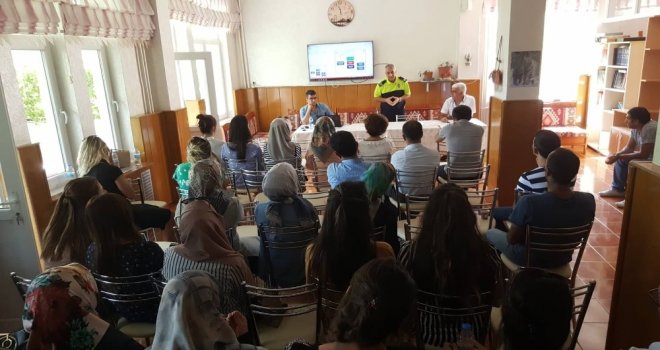 Çemişgezekte Öğretmenlere Trafik Eğitimi