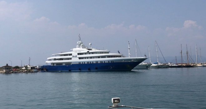 Abdli Kumarhaneler Kralının Yüzen Sarayı Kuşadasında