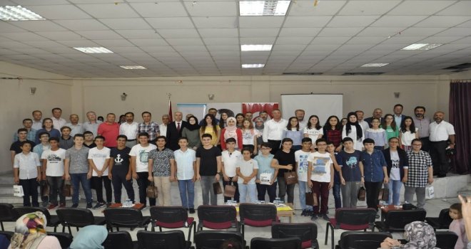 Gedizde Başarılı Öğrenciler Ödüllendirildi