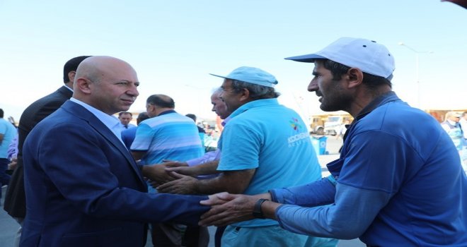 Başkan Çolakbayrakdar, Atölye Çalışanlarıyla Bayramlaştı