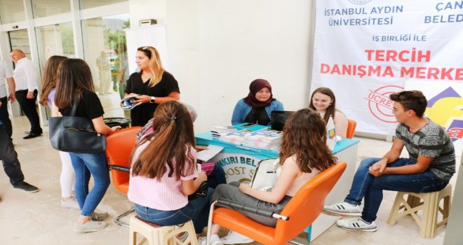 Üniversite Adaylarına Ücretsiz Danışmanlık Hizmeti