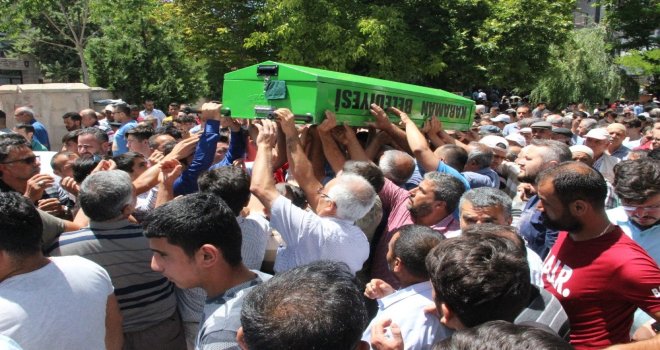 Belediye Başkanının Boğulmaktan Kurtardığı Çocuk Son Yolculuğuna Uğurlandı