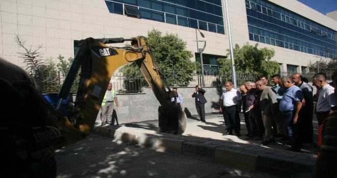 Güvenlik Nedeniyle Trafiğe Kapanan Cadde Yeniden Açıldı