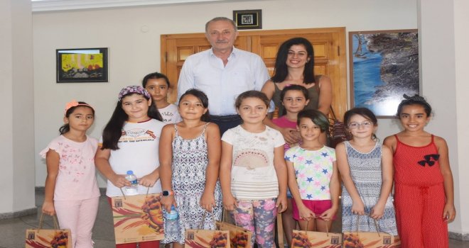 Öğrencilerden Başkan Atabaya Anlamlı Ziyaret