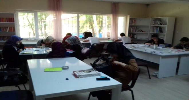 Tatvanlı Öğrencilerden Kütüphanelere Yoğun İlgi