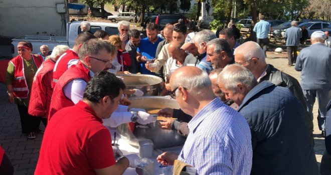 Önce Aşure Yediler Sonra Kan Verdiler