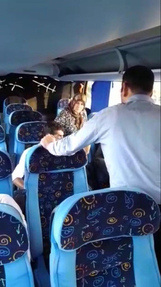 Otobüsün Mazotu Bitti, Yolculardan Mazot Parası İstediler