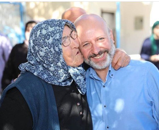 Vatandaş Başkan Çolakbayrakdarı Sevgiyle Karşılıyor