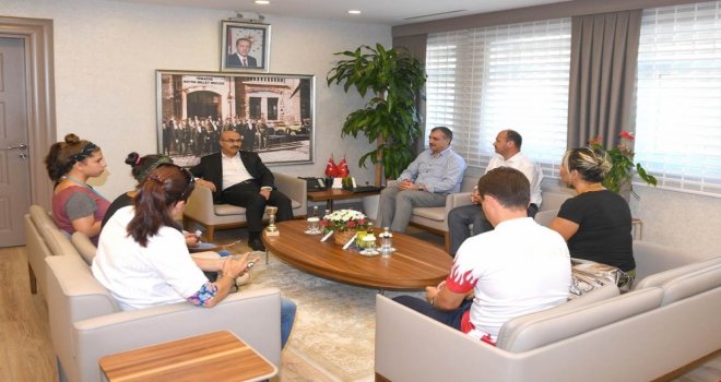 Derece Alan Öğrenciler Vali Demirtaşı Ziyaret Etti