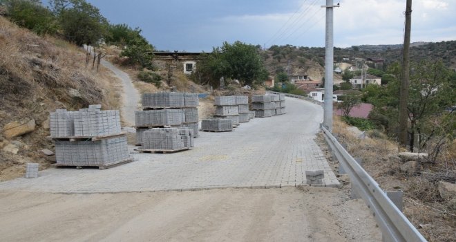 Büyükşehirden Yenipazara Parke Taşlı Yol Desteği