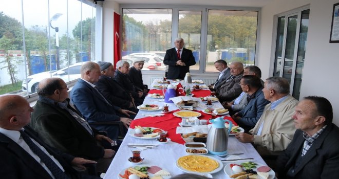 Başkan Yüksel Eski Dönem Muhtarlarını Unutmadı