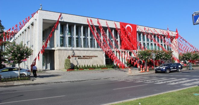 15 Temmuzun Yıl Dönümünde İbb Türk Bayraklarıyla Donatıldı