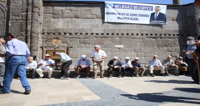 Melikgazi Belediyesinden 6 Bin Kişilik Aşure İkramı