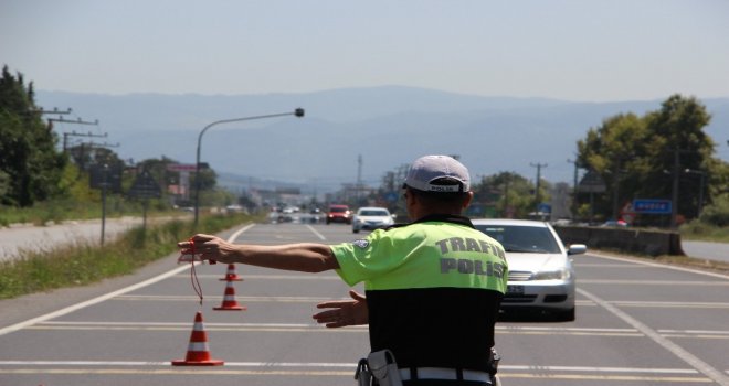 Düzcede Polis Ekipleri Emniyet Kemeri Denetimlerini Arttırdı