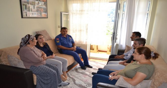 Kaymakam Turan, Şehit Ailesini Yalnız Bırakmadı