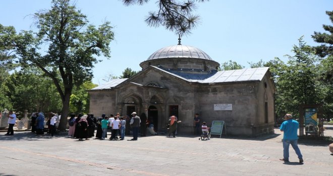 Türbelerde Sınav Yoğunluğu