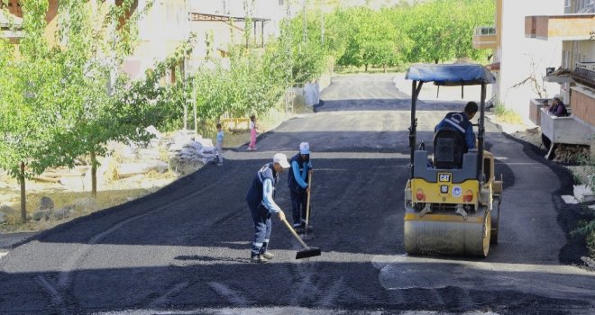Battalgazide Asfalt Çalışmaları Sürüyor