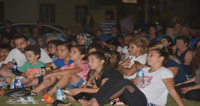 Aliağada Açık Yaz Sinema Günlerine Yoğun İlgi