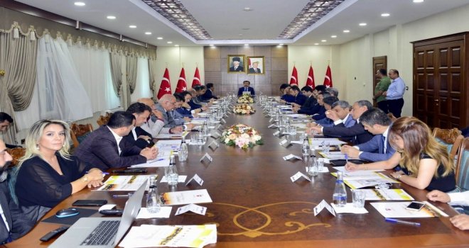 Vali Güzeloğlu, Diyarbakır Tanıtım Günleri Konulu Toplantıya Başkanlık Etti