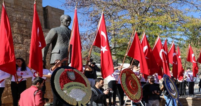 Sivasta İstiklal Marşı Okunurken Hayat Durdu