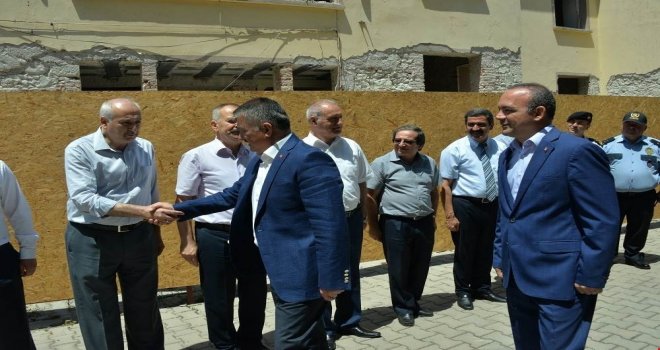 Vali Yazıcı “Egeye Açılan Pencere”