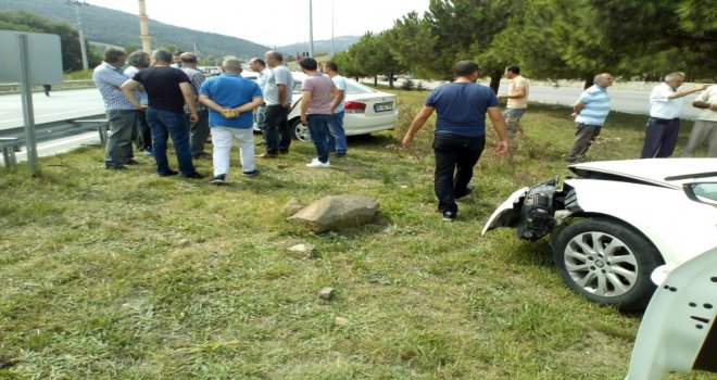 Samsunda Trafik Kazası: 1 Ölü, 2 Yaralı