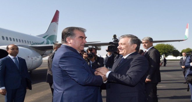 Tacikistan Cumhurbaşkanı İmamali Rahman Özbekistanda
