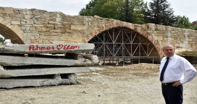 Başkan Arslan, Tarihi Taş Köprüde İncelemelerde Bulundu