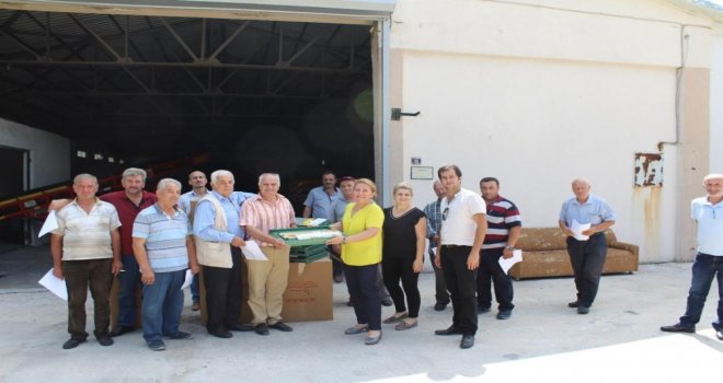 Bal Üreticilerine Kovan Altlığı Dağıtıldı