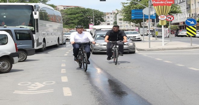 Başkan Aydın 500 Bisikletliyle Trafikte