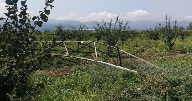Hırsızların Dadandığı Elektrik Direkleri Tarlalara Devrildi