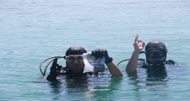 (Özel) Kurbağa Adamlar Su Altındaki Suçları Aydınlatıyor