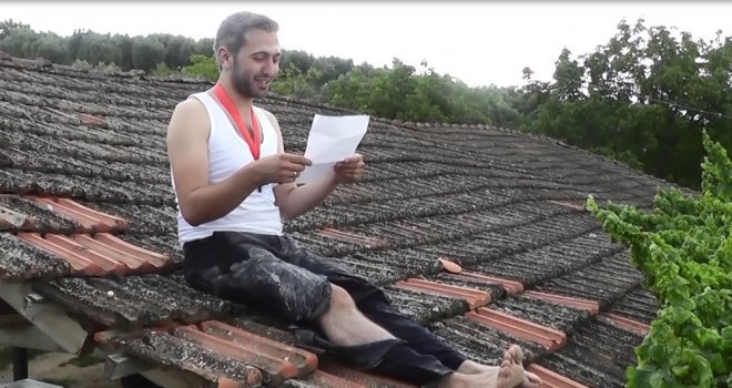 (Özel Haber) İşkencelerle Canından Bezen Damat Çatıya Çıktı