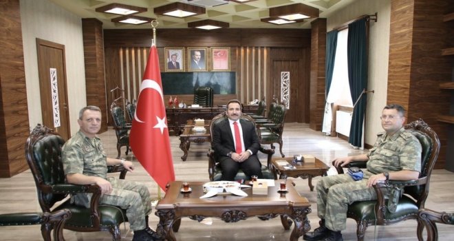 Tuğgeneral Altay, Vali Mantıya Veda Ziyaretinde Bulundu