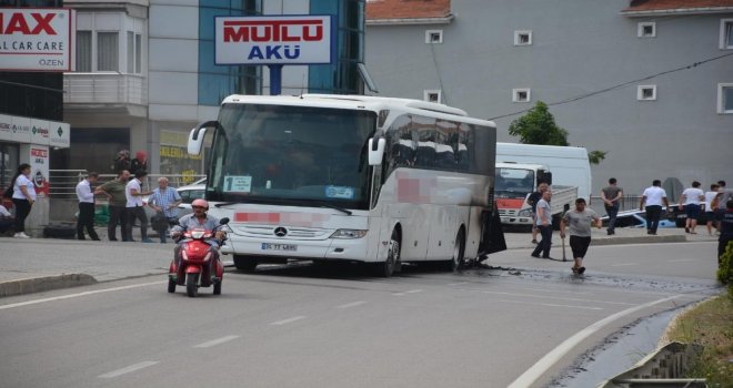 Sinopta Tur Otobüsü Seyir Halindeyken Alev Aldı