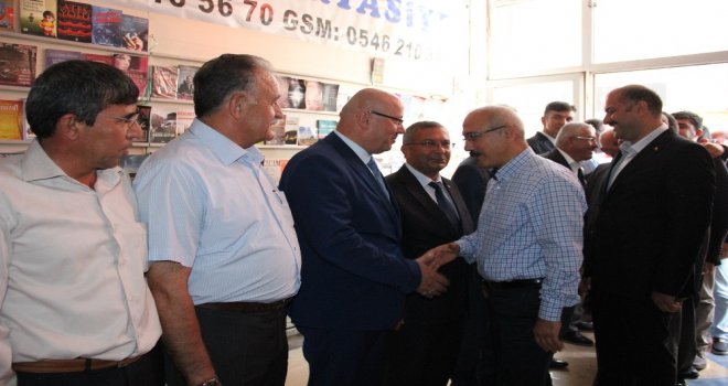 Lütfi Elvan Karamanda Partisinin Bayramlaşma Programına Katıldı