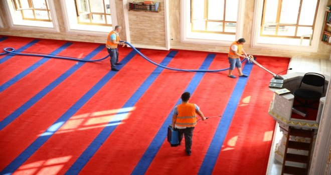 Nilüferde Camiler Pırıl Pırıl