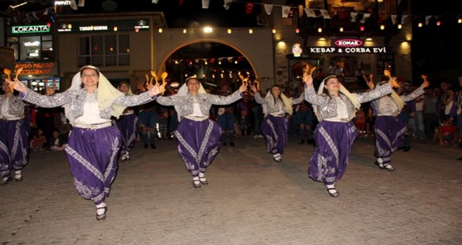 Tepebaşı Belediyesi Halk Oyunları Ekibi, Avanos Halk Şenliklerine Katıldı